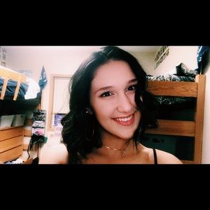 Meet your Posher, Daniella